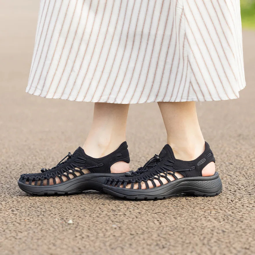 Women's UNEEK Astoria